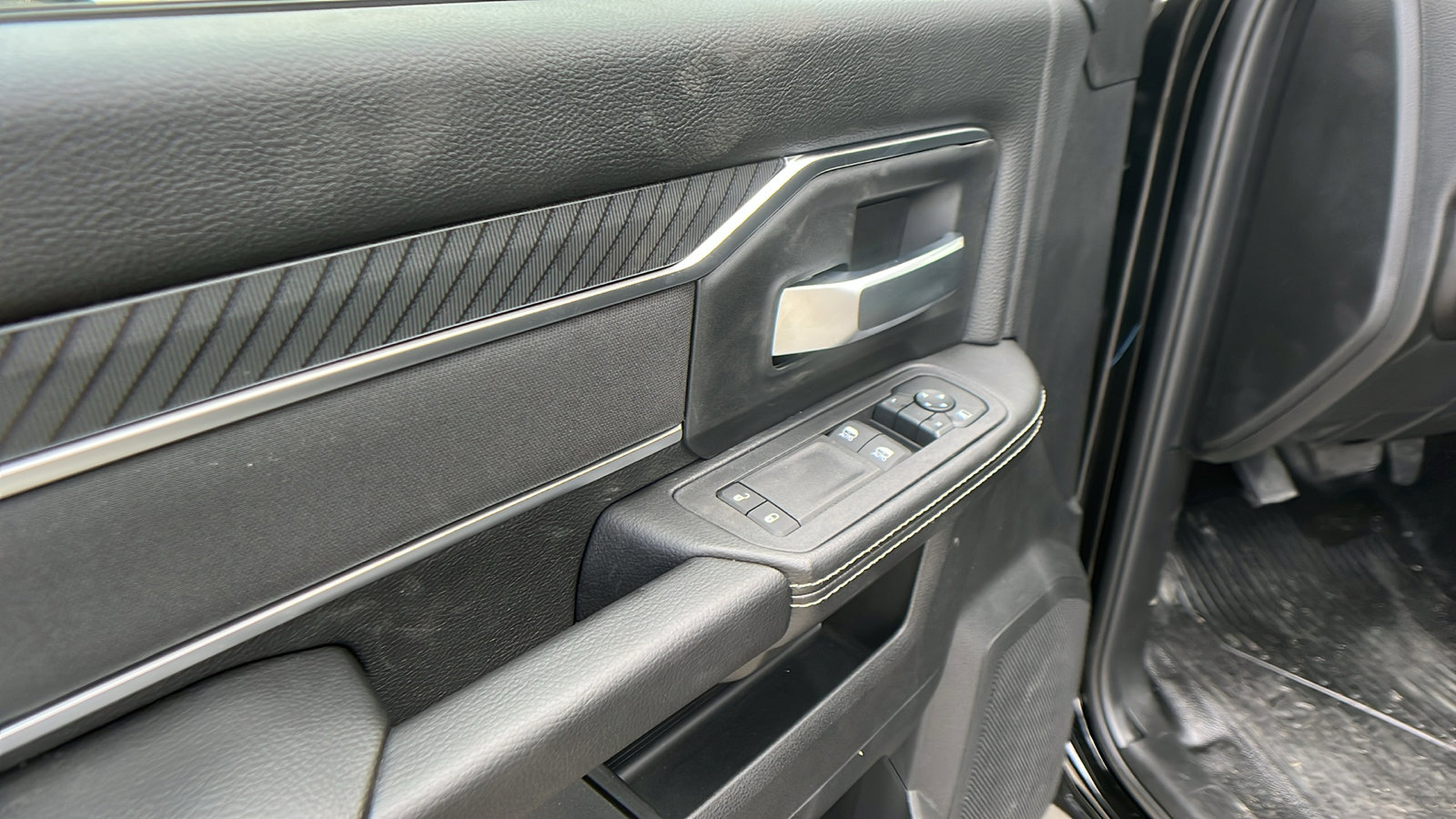 New 2025 RAM 5500 2WD Regular Cab image 15