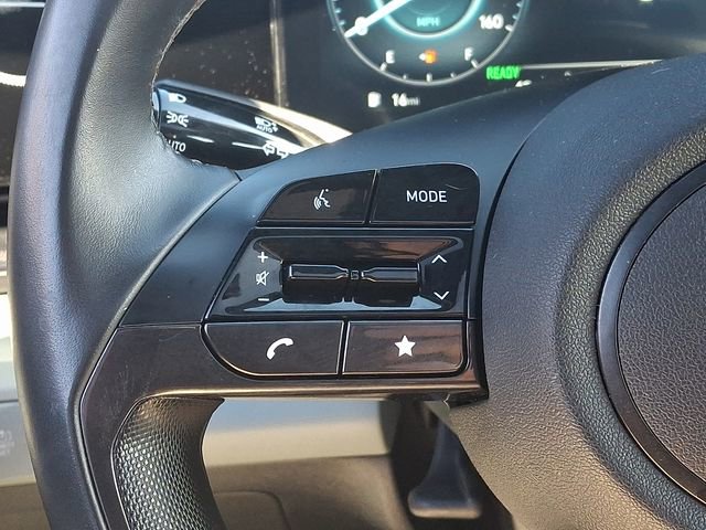 Used 2024 Hyundai Elantra Limited image 24