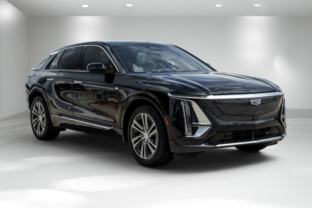 Used 2023 Cadillac Lyriq AWD image 8
