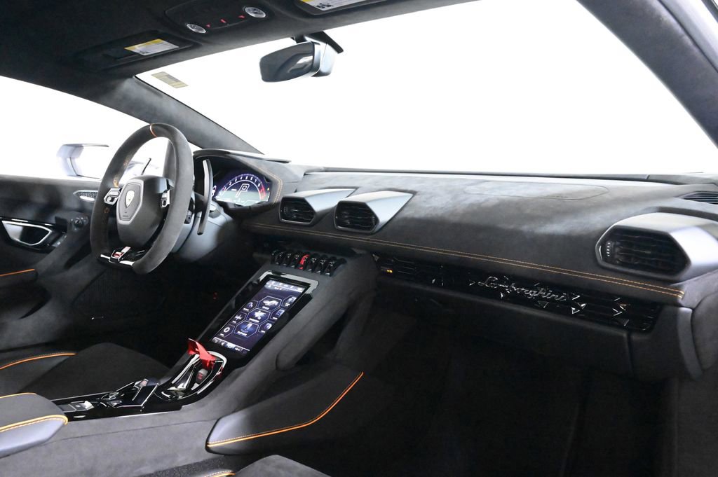 Used 2023 Lamborghini Huracan Tecnica RWD image 18