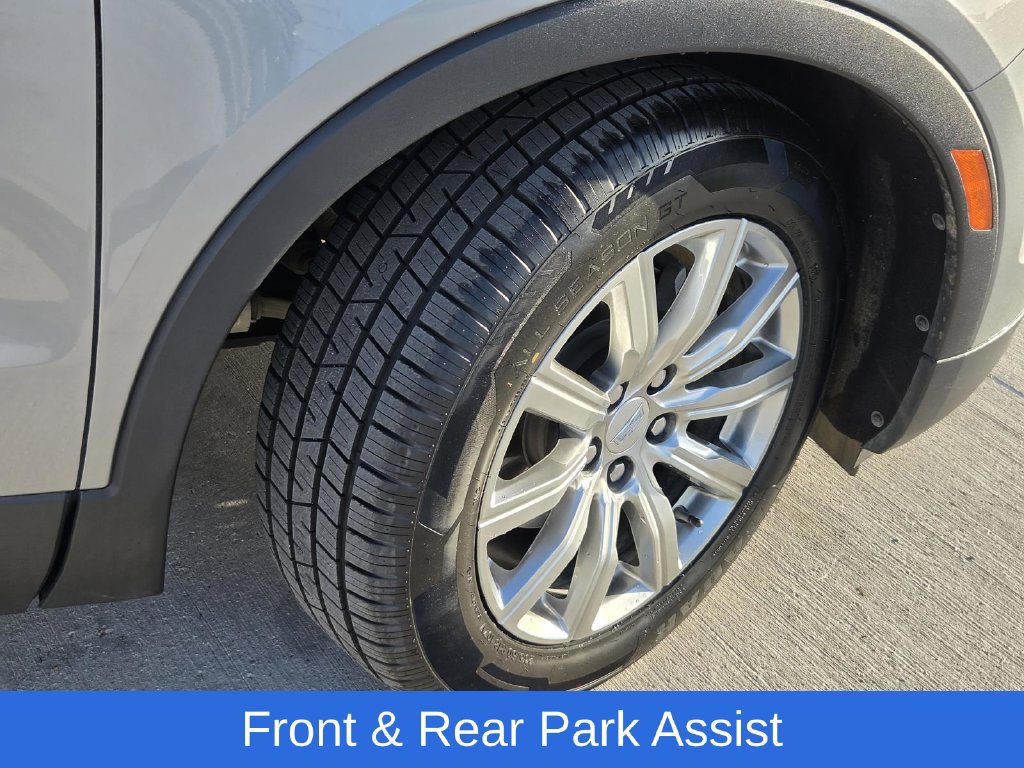 Used 2023 Cadillac XT4 Premium Luxury w/ Cold Weather Package FWD image 7