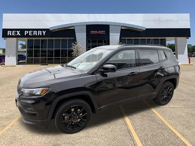 Used 2025 Jeep Compass Latitude w/ Altitude Special Edition image 1