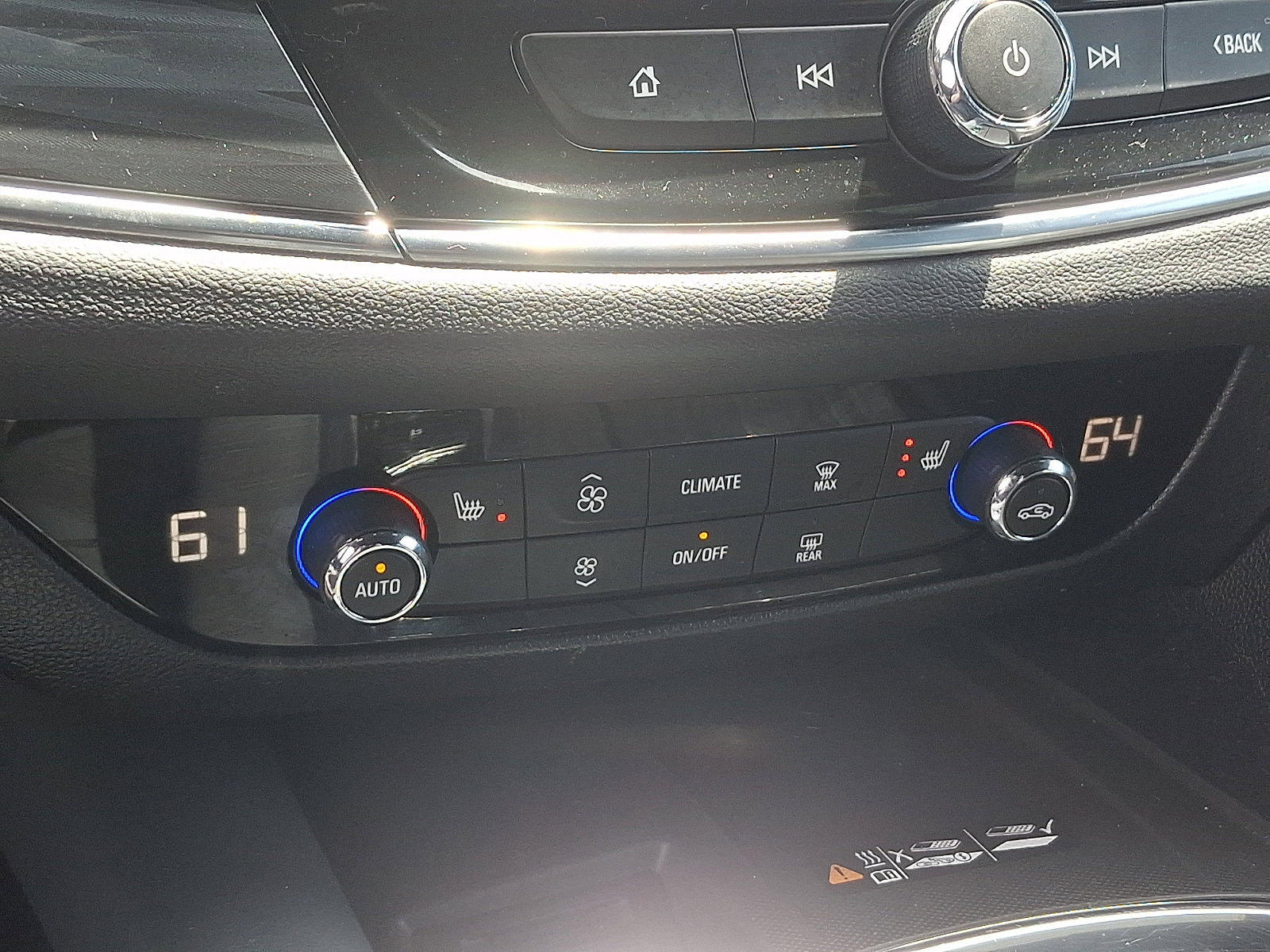 Used 2023 Buick Enclave Essence w/ Experience Buick Package image 19