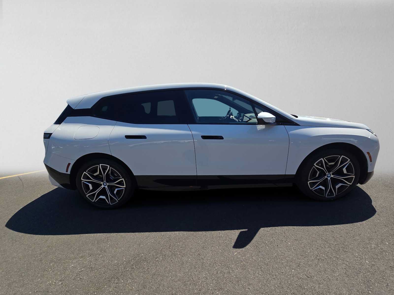 Used 2023 BMW iX M60 w/ Executive Package AWD/4WD image 2