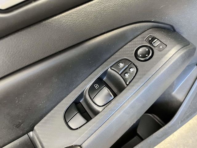 Used 2024 Nissan Altima 2.5 SV image 12