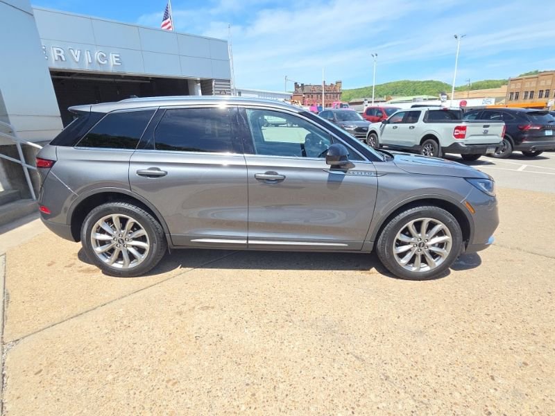 Used 2022 Lincoln Corsair AWD w/ Premium Package image 8