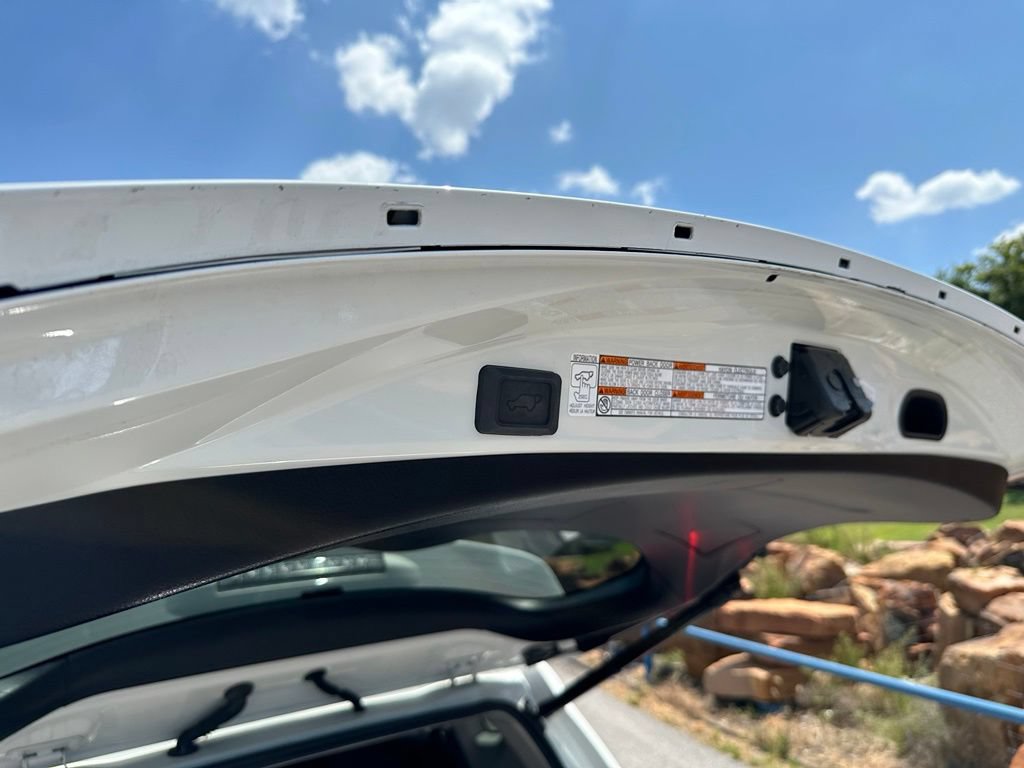 Used 2018 Toyota RAV4 XLE FWD image 30