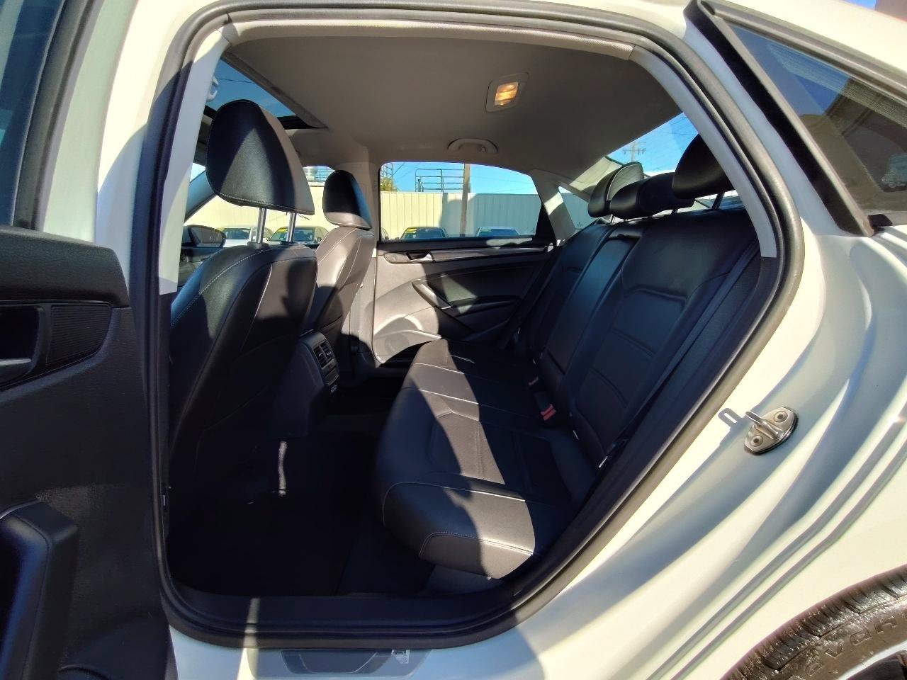 Used 2020 Volkswagen Passat 2.0T R-Line FWD image 30