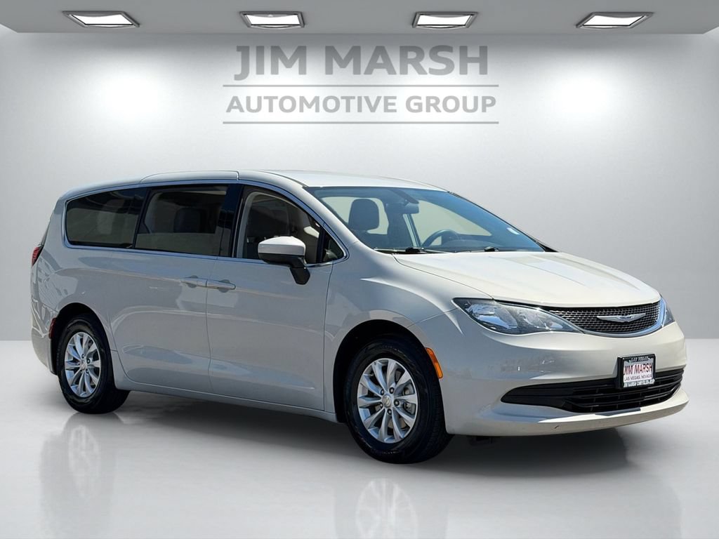 Used 2019 Chrysler Pacifica LX w/ Tire & Wheel Group FWD image 8