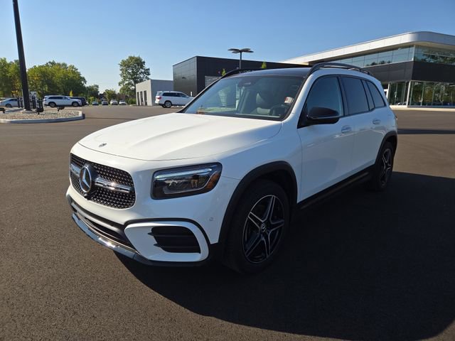 Used 2024 Mercedes-Benz GLB 250 4MATIC image 8