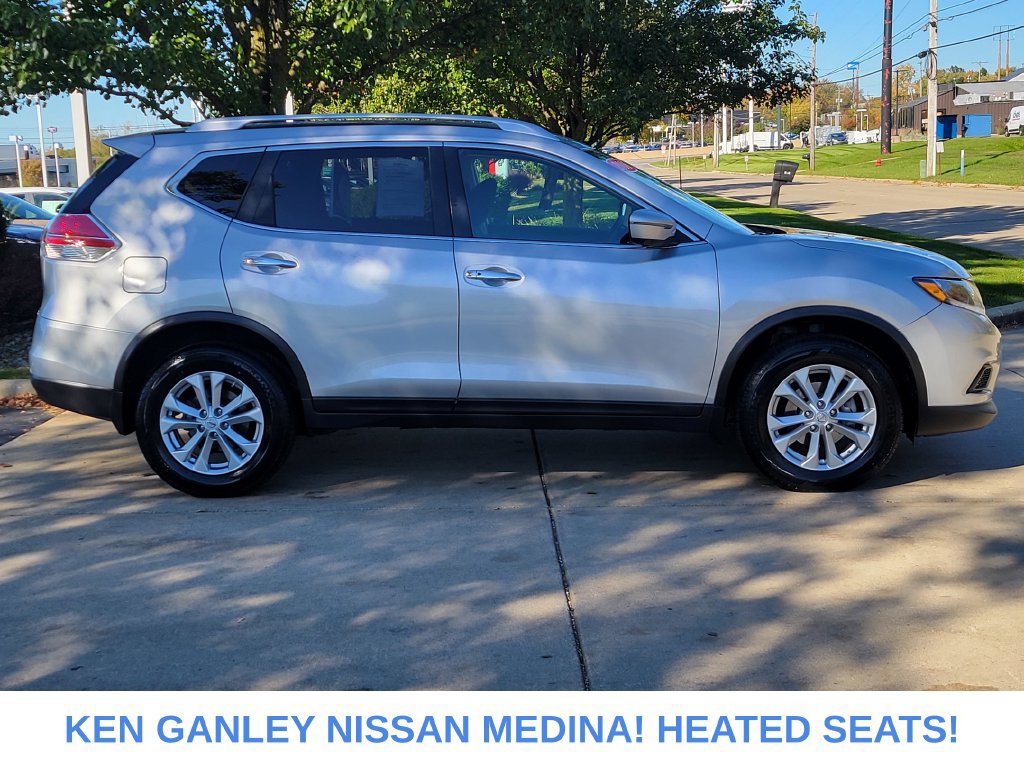 Used 2016 Nissan Rogue SV w/ SV Premium Package AWD/4WD image 2