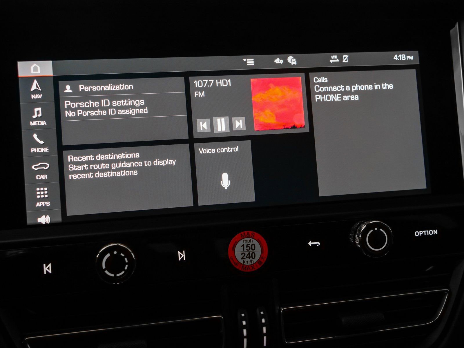 Certified 2025 Porsche Macan image 32