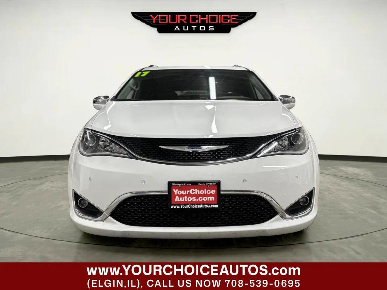 Used 2017 Chrysler Pacifica Limited image 8