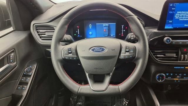 Used 2025 Ford Escape ST-Line image 26