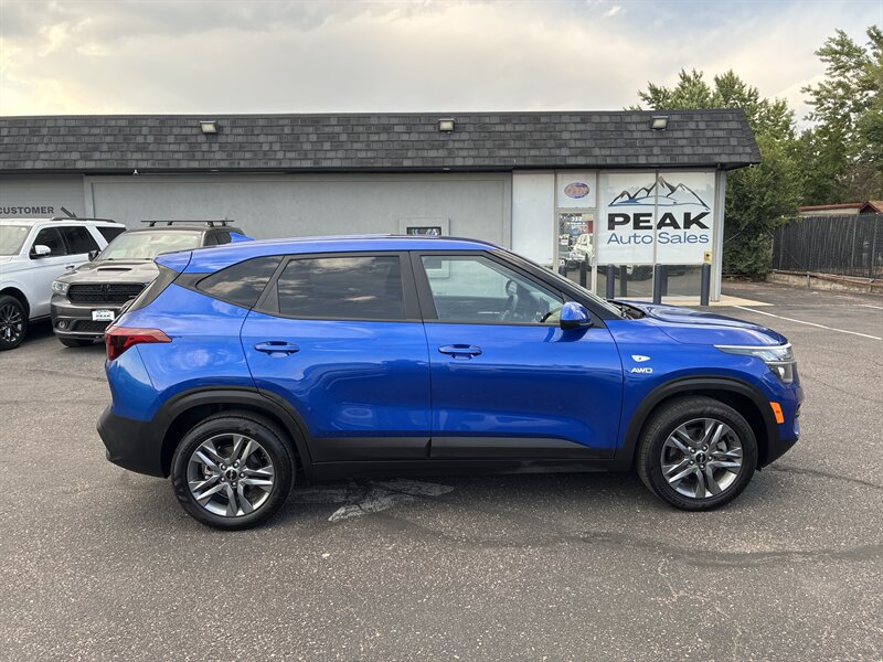 Used 2022 Kia Seltos LX AWD/4WD image 8