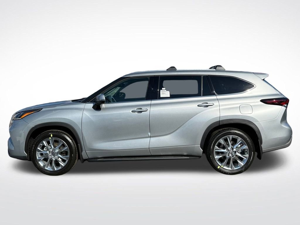 New 2025 Toyota Highlander Limited image 2