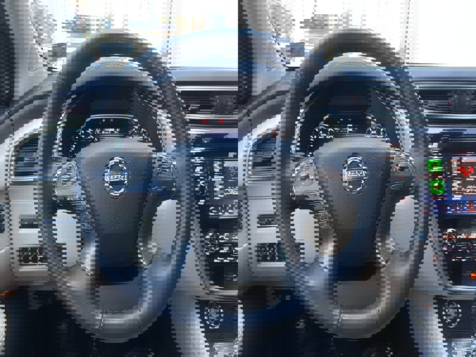 Used 2023 Nissan Murano Platinum w/ Cargo Package image 2