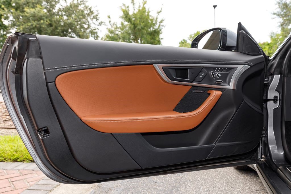 Used 2023 Jaguar F-TYPE Coupe RWD image 19