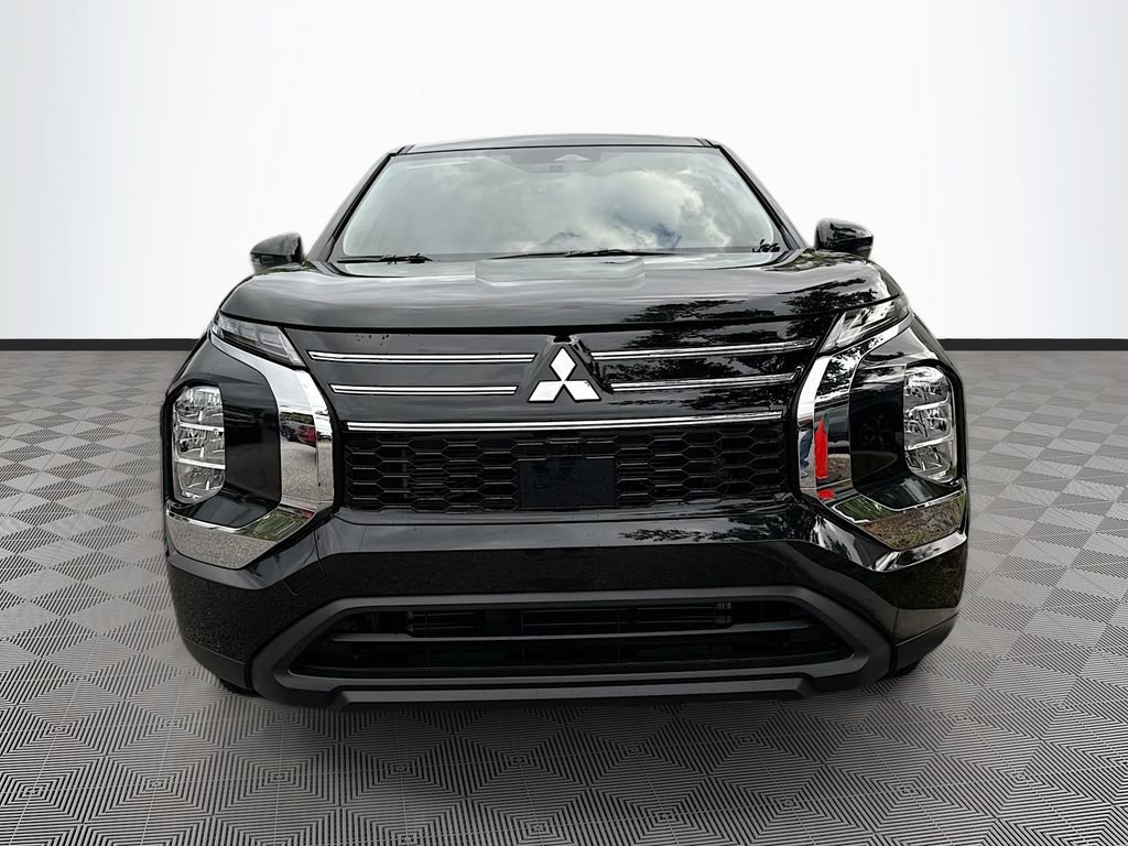 New 2025 Mitsubishi Outlander ES image 2