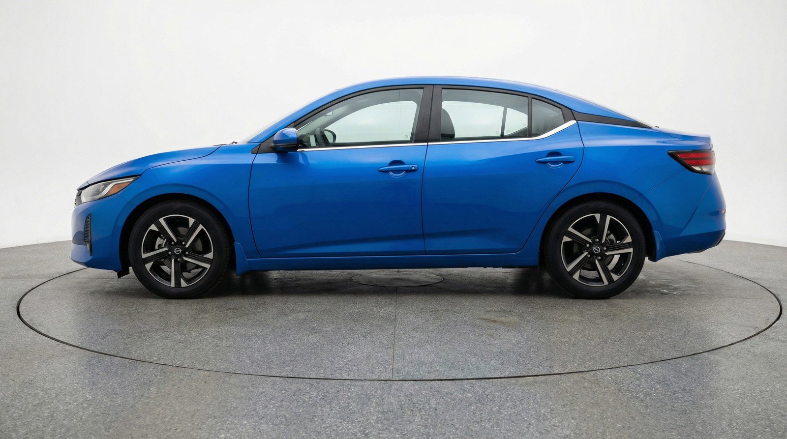 Used 2025 Nissan Sentra SV image 5