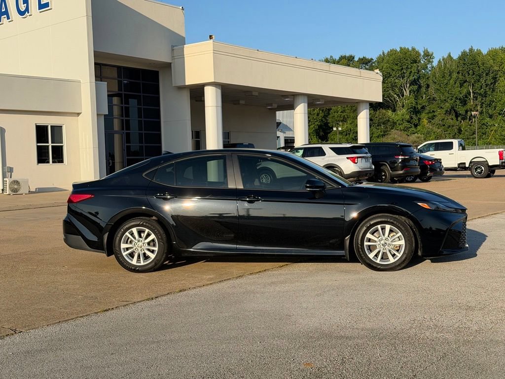 Used 2025 Toyota Camry LE FWD image 12