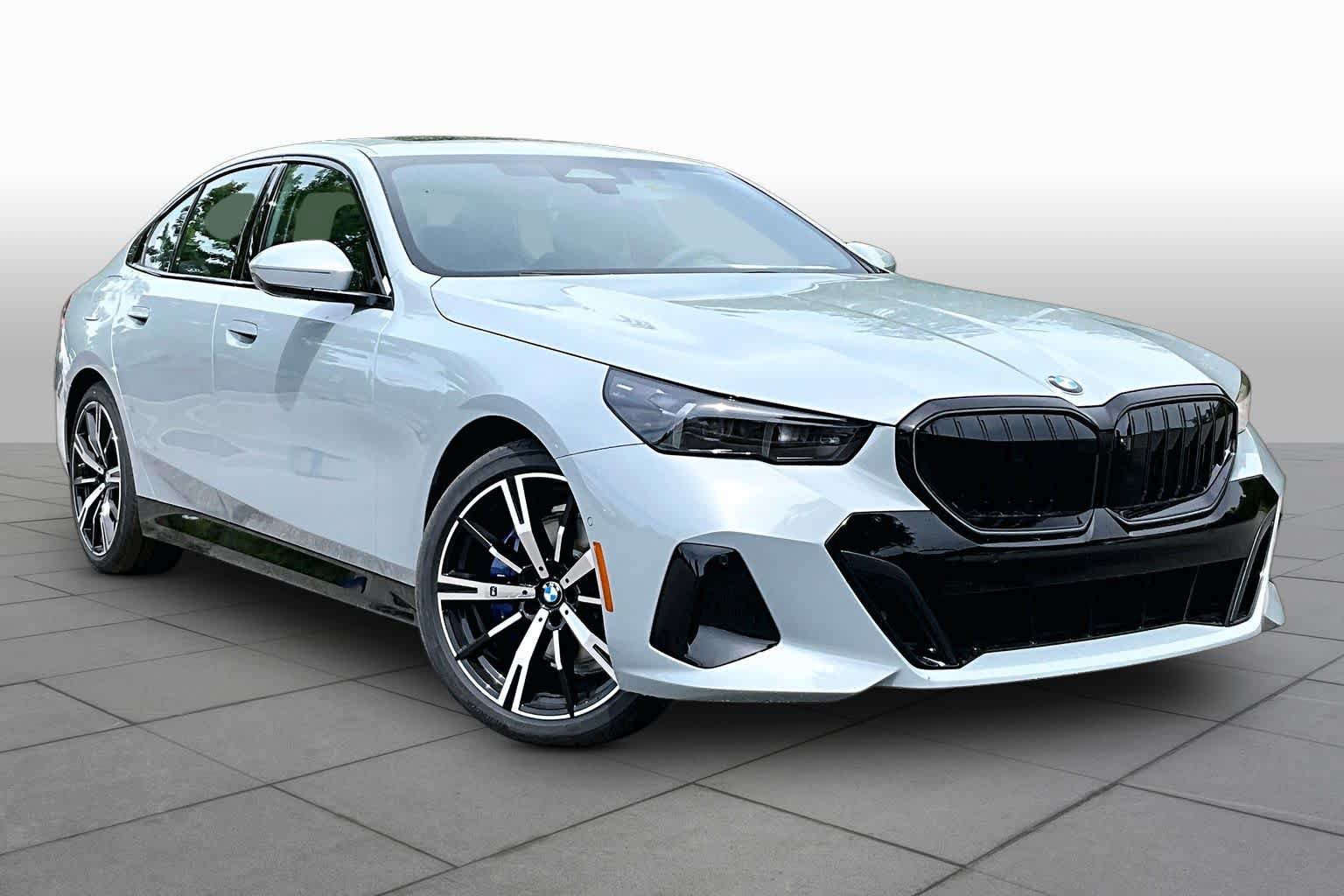 New 2026 BMW 530i xDrive w/ M Sport Package AWD/4WD image 2