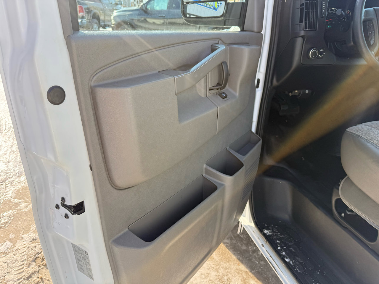 Used 2017 GMC Savana 2500 RWD 2500 135 image 11