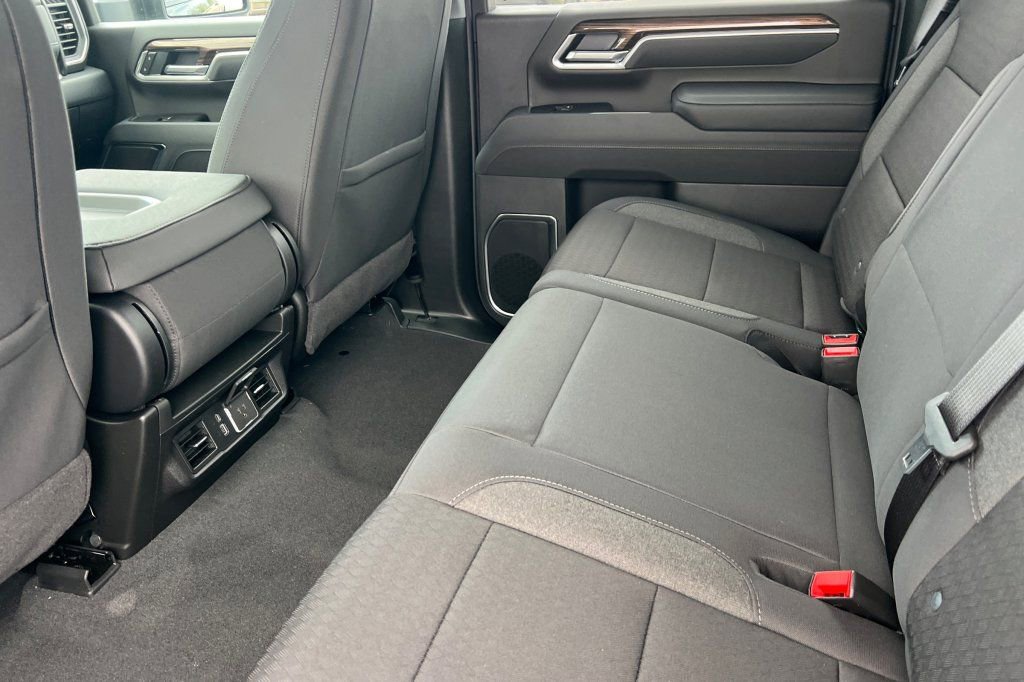 New 2026 Chevrolet Silverado 2500 LT image 9