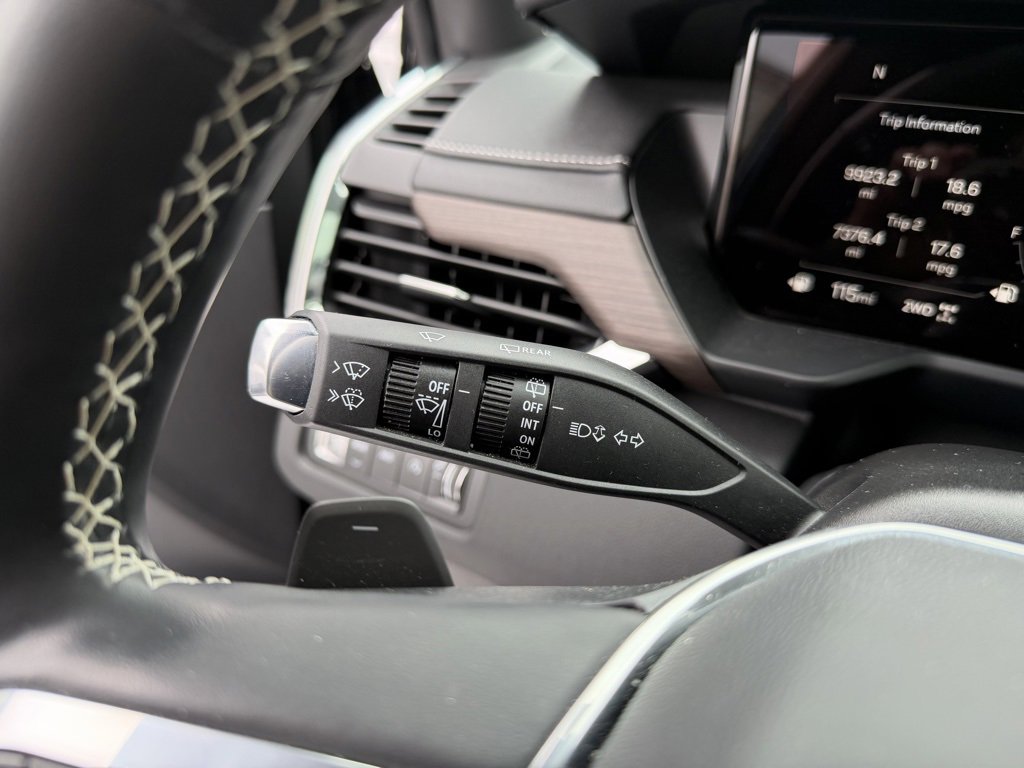 Used 2024 GMC Acadia Denali w/ Super Cruise Package image 37