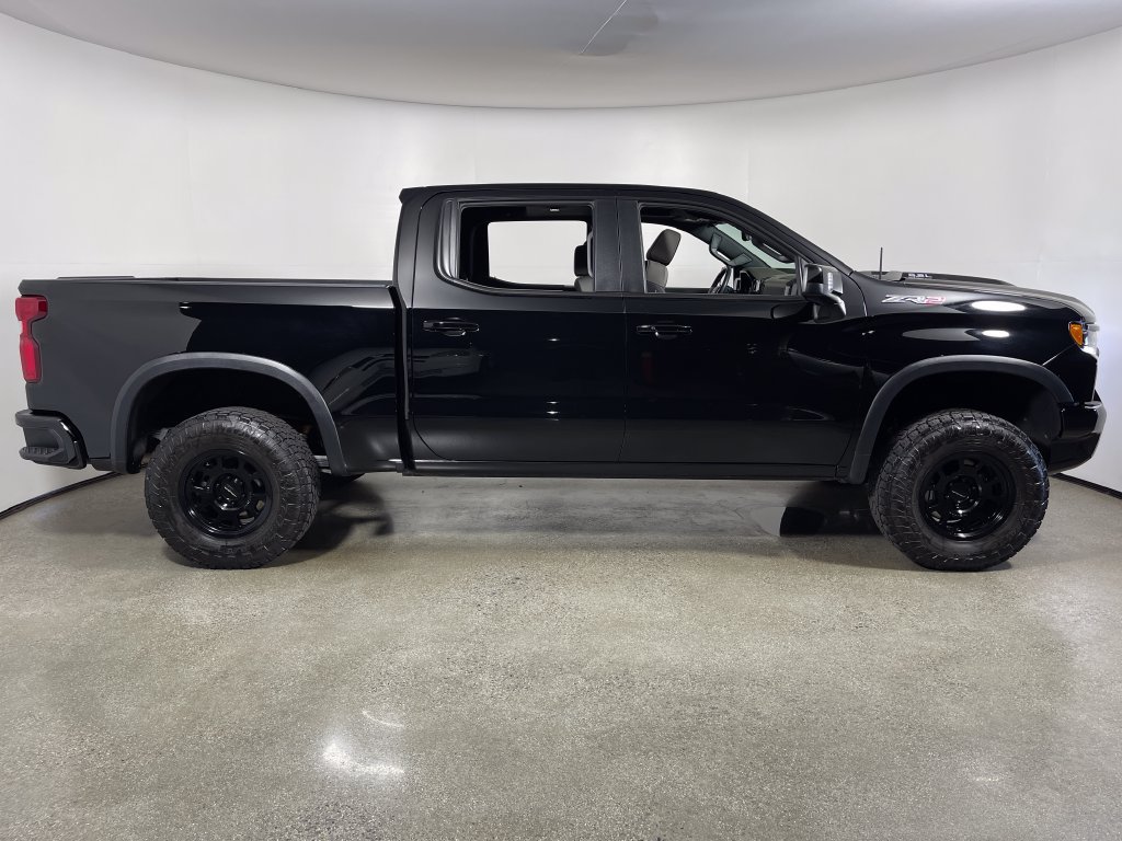 Used 2023 Chevrolet Silverado 1500 ZR2 w/ Technology Package AWD/4WD image 2