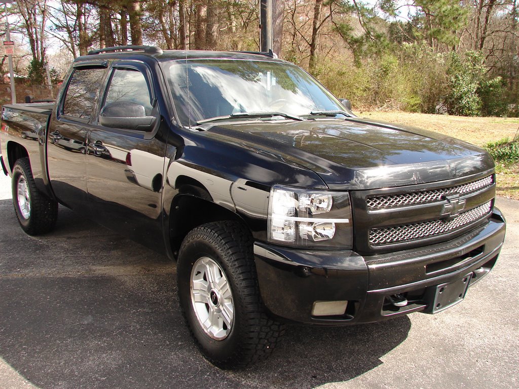Used 2011 Chevrolet Silverado 1500 LTZ w/ LTZ Plus Package AWD/4WD image 2