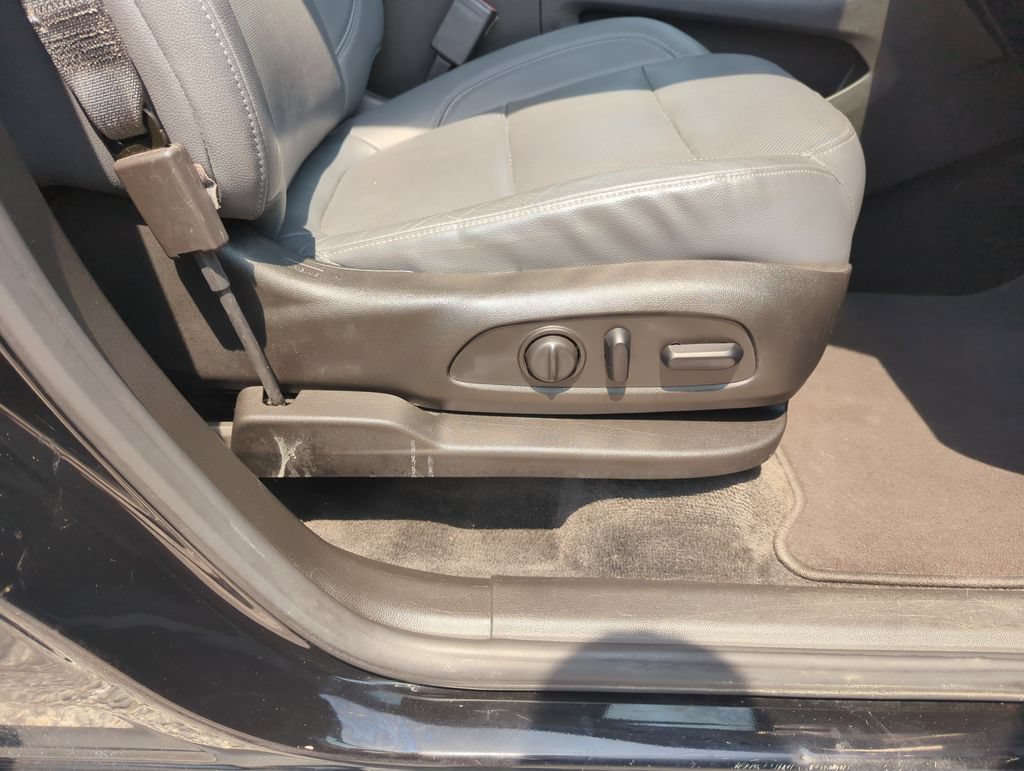 Used 2019 Chevrolet Traverse Premier w/ Driver Confidence II Package FWD image 42