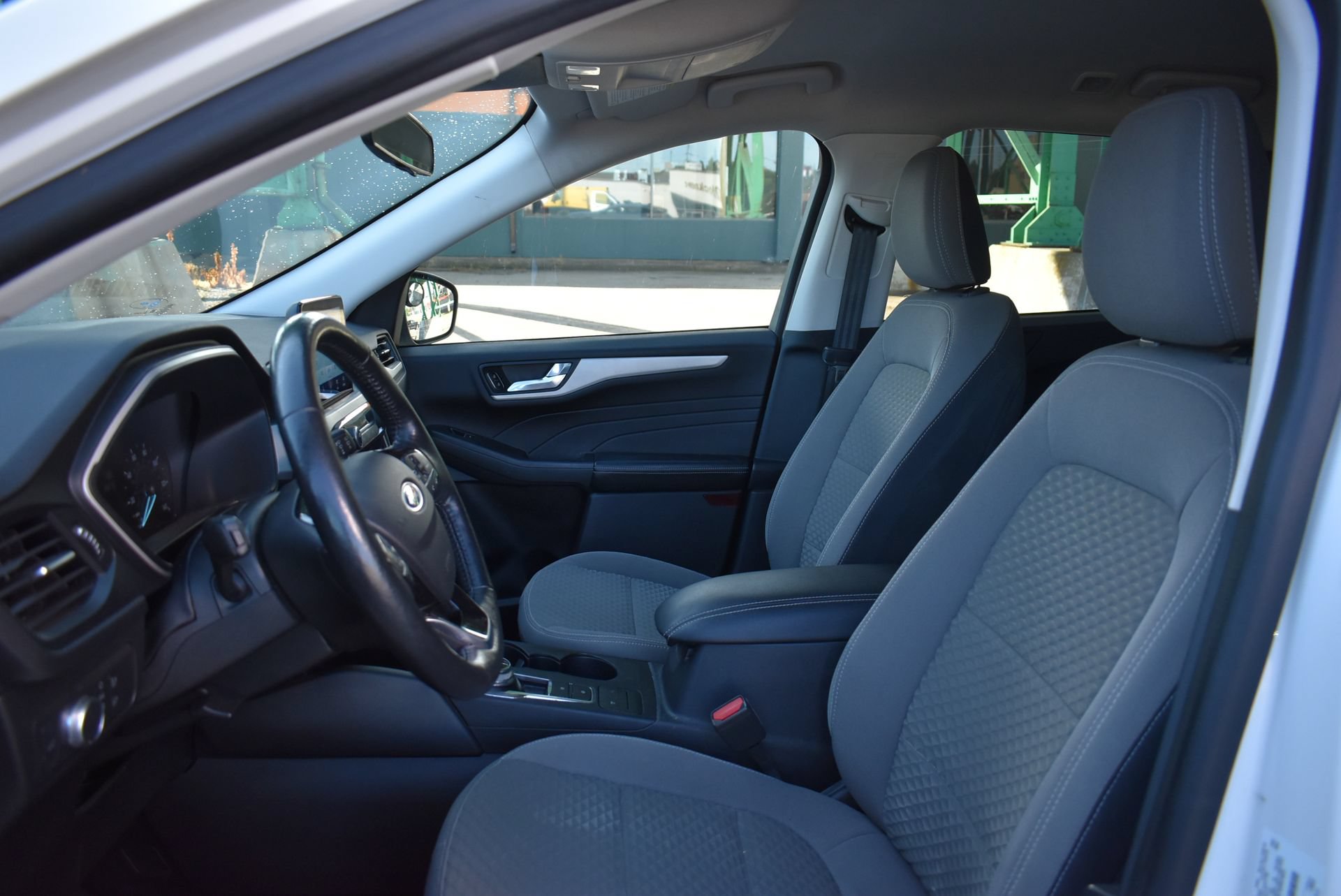 Used 2021 Ford Escape SE w/ SE Sport Appearance Package AWD/4WD image 14