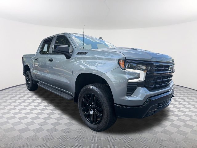 Used 2024 Chevrolet Silverado 1500 LT Trail Boss w/ Convenience Package II AWD/4WD image 3