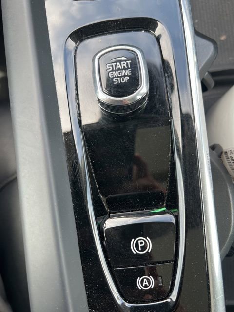 Used 2024 Volvo S60 B5 Core image 17