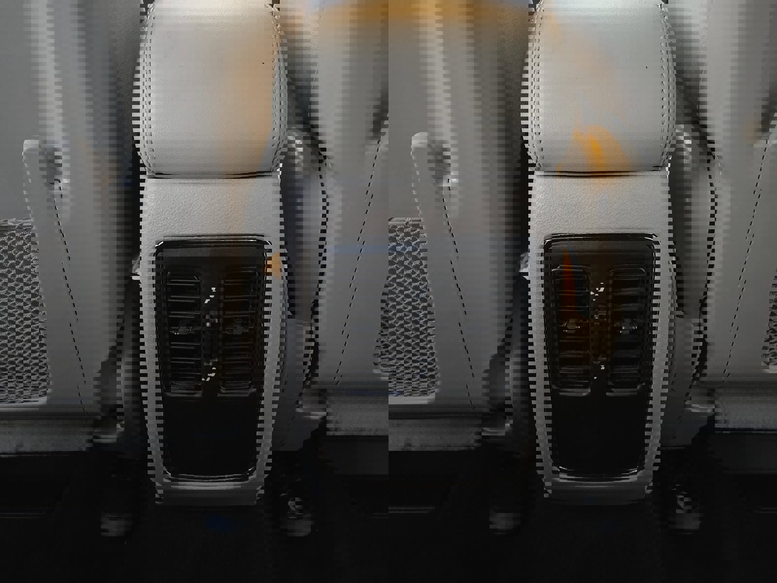 Used 2022 Jeep Grand Cherokee Laredo E image 22