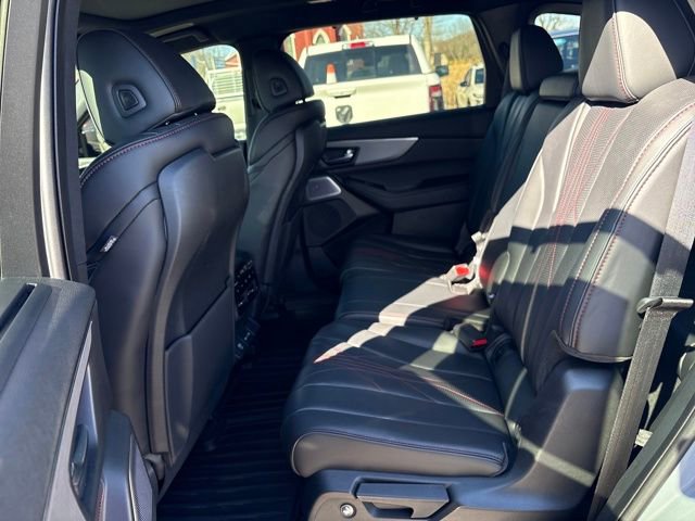 Used 2025 Acura MDX A-Spec image 9