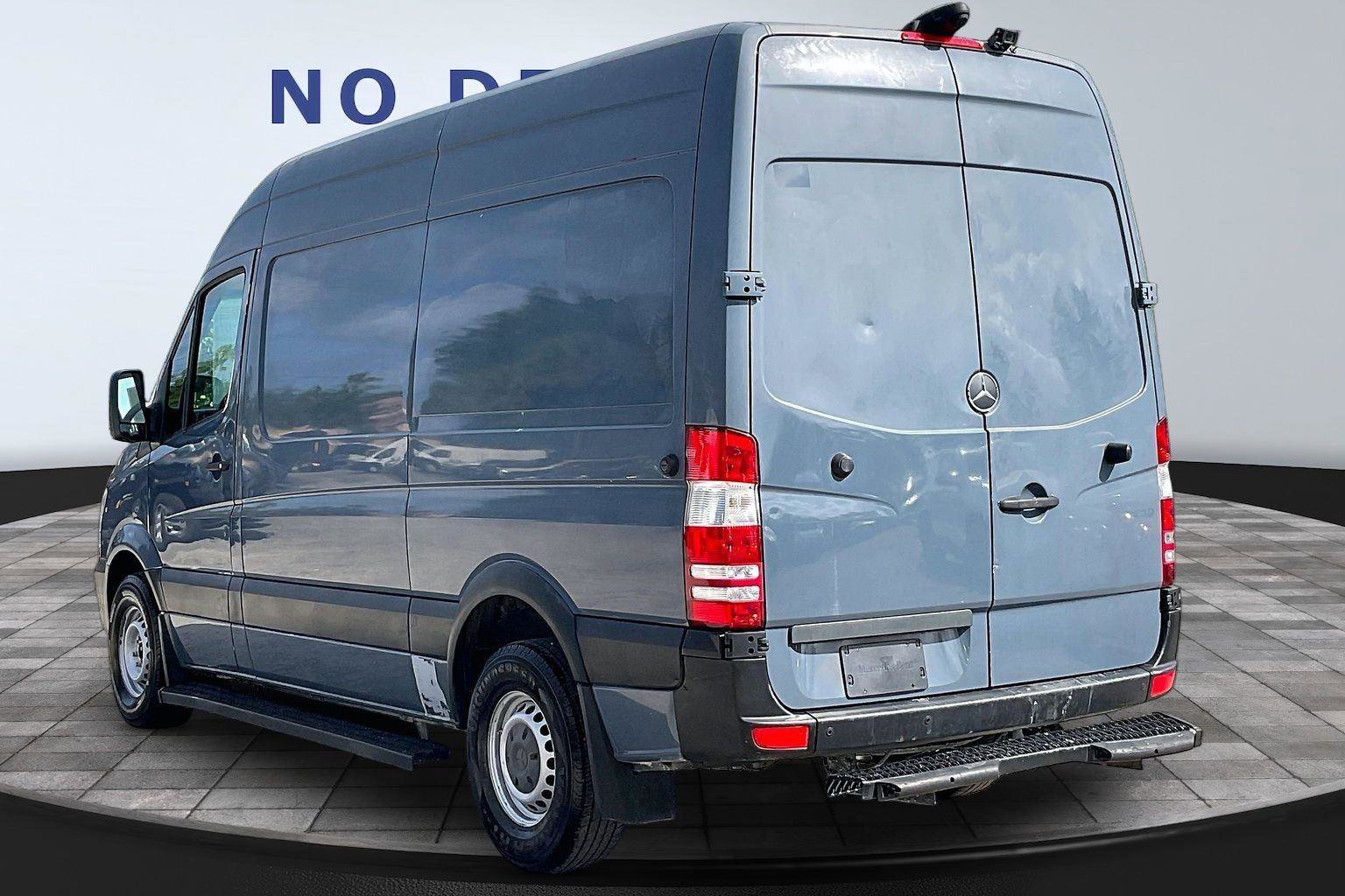 Used 2018 Mercedes-Benz Sprinter 2500 image 4