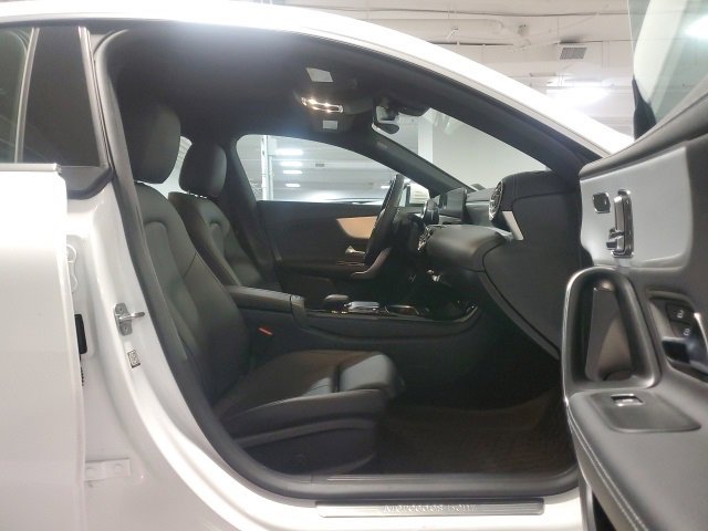 Used 2023 Mercedes-Benz CLA 250 4MATIC image 25
