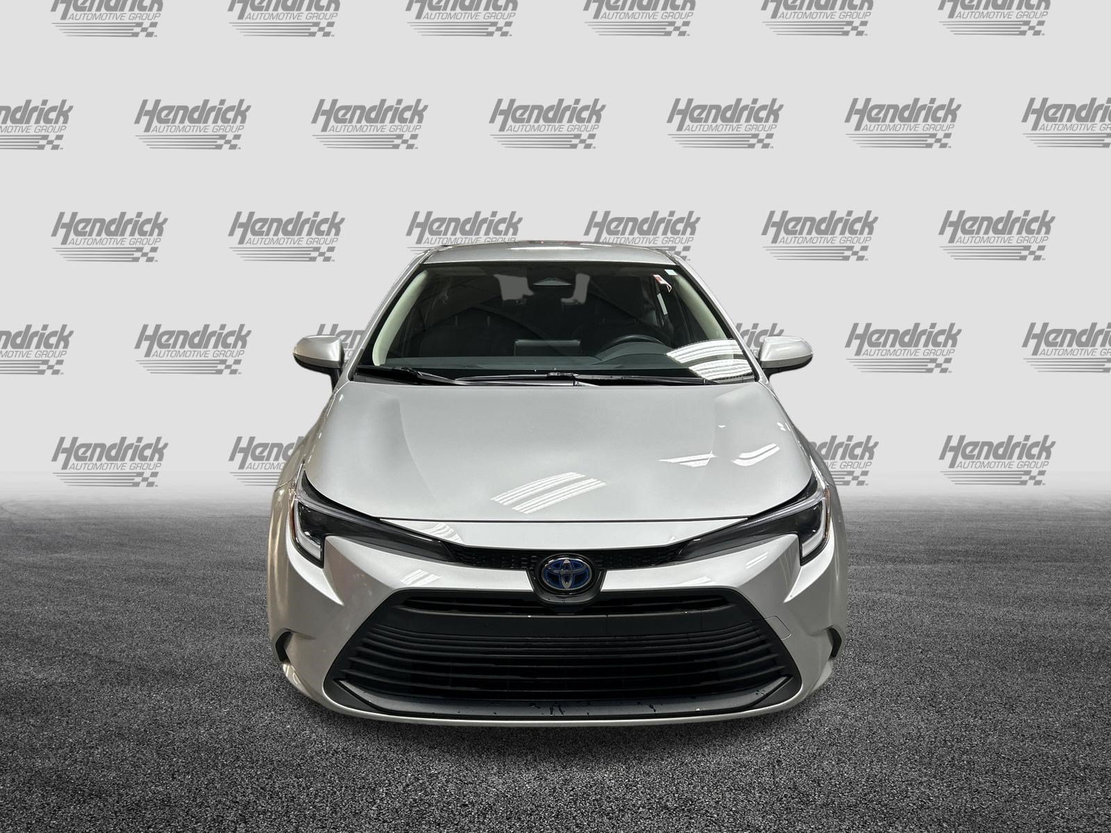 Used 2023 Toyota Corolla LE FWD image 3