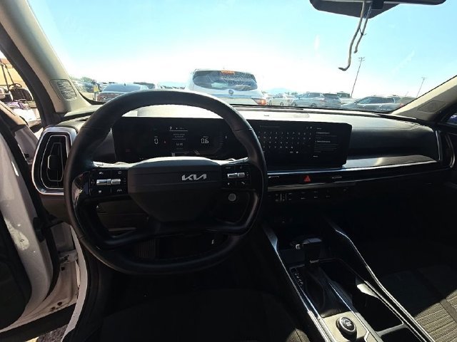 Certified 2026 Kia Sorento LX FWD image 6