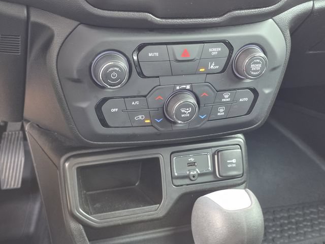 Used 2021 Jeep Renegade Latitude FWD image 20