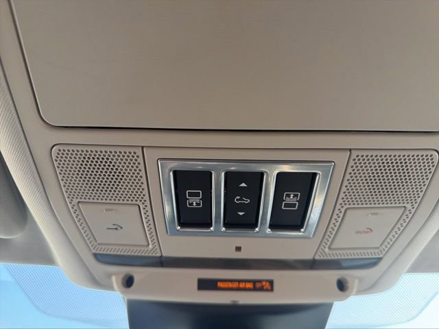 Used 2018 Land Rover Discovery HSE AWD/4WD image 30