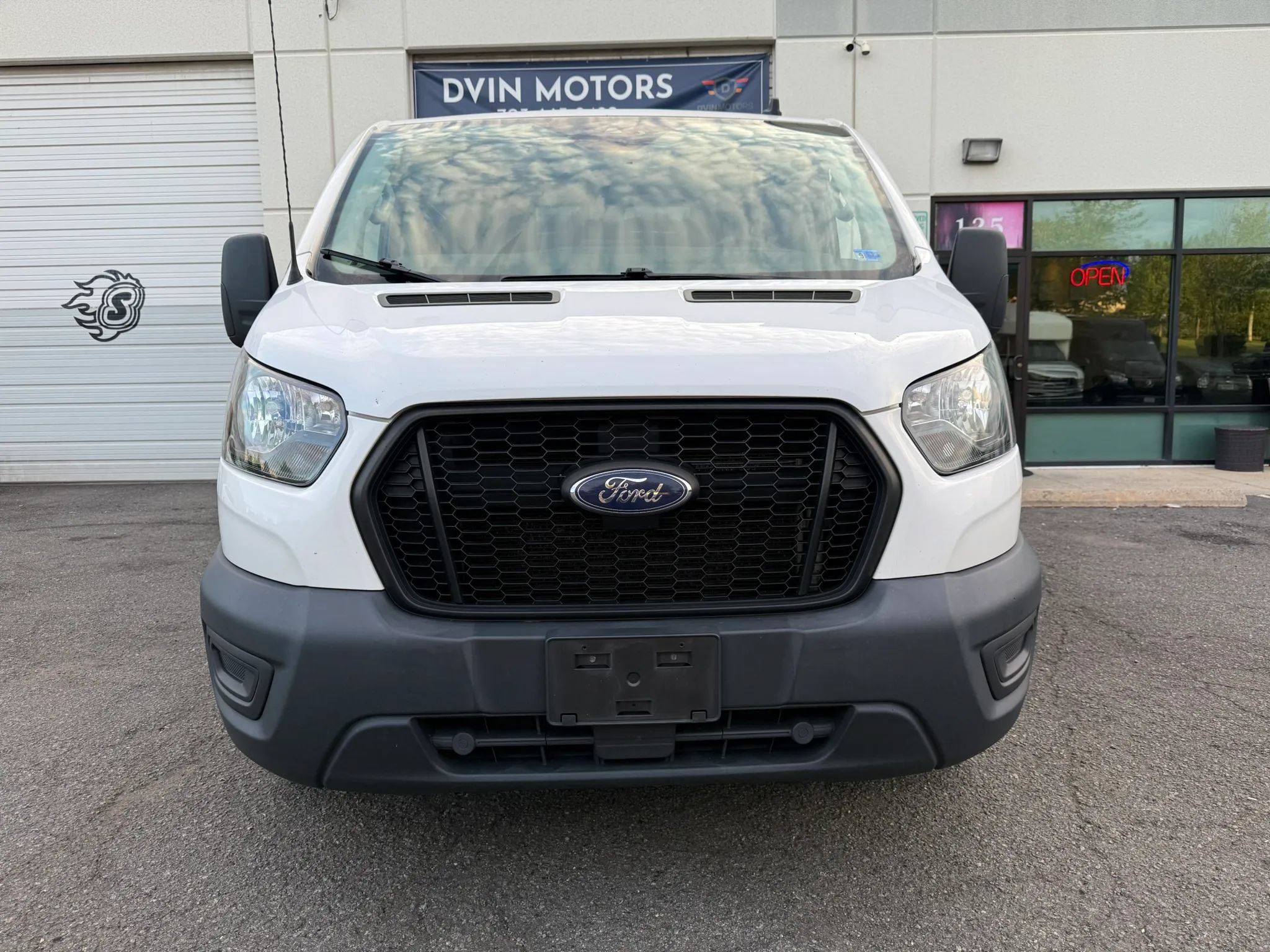 Used 2021 Ford Transit 150 Low Roof RWD image 6
