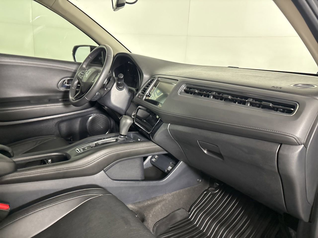 Used 2022 Honda HR-V EX-L image 29