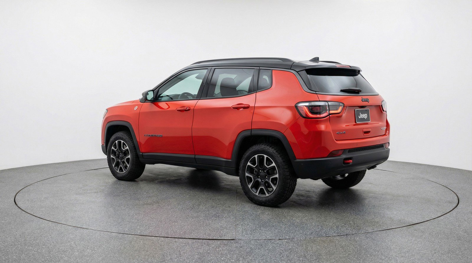 Used 2025 Jeep Compass Trailhawk image 6