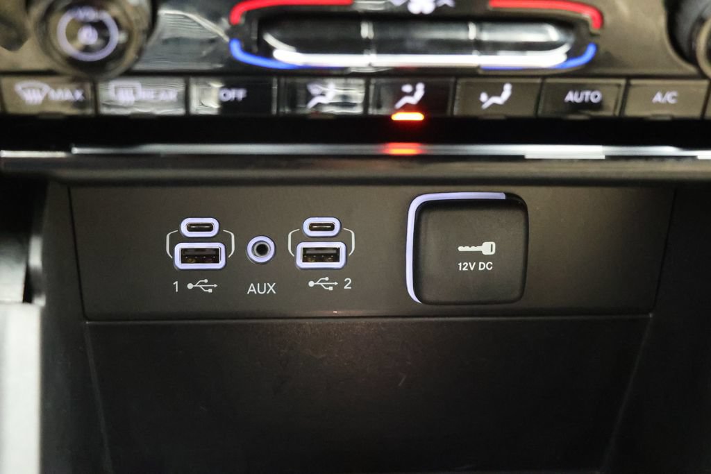 Used 2025 Jeep Grand Cherokee Limited AWD/4WD image 24
