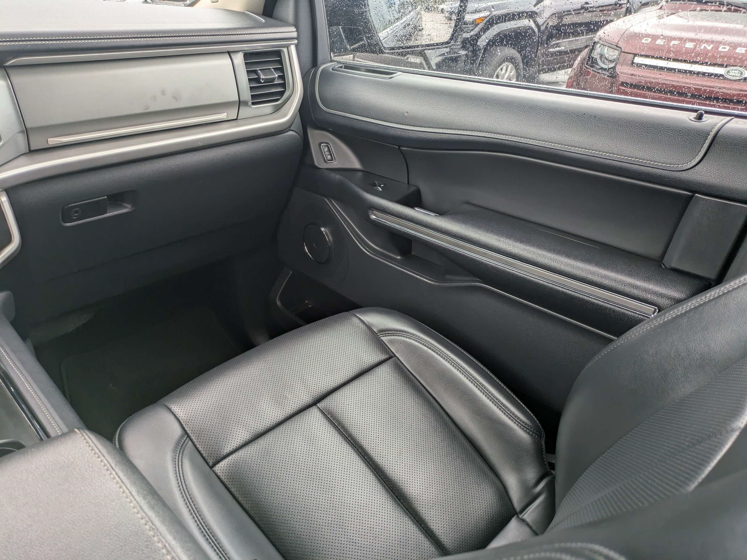 Used 2024 Ford Expedition XLT AWD/4WD image 19