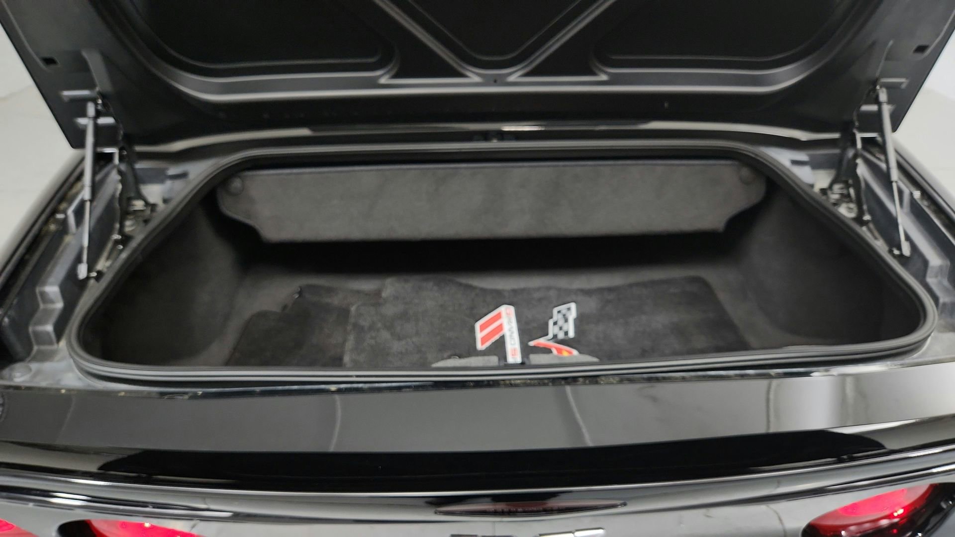 Used 2010 Chevrolet Corvette Grand Sport w/ Preferred Equipment Group RWD image 19