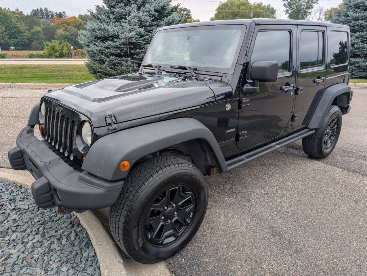 Used 2013 Jeep Wrangler Unlimited Sahara AWD/4WD image 4
